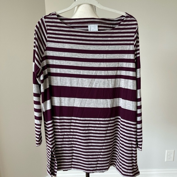 Sunday top in wine and gray in a size 1X - Picture 8 of 11